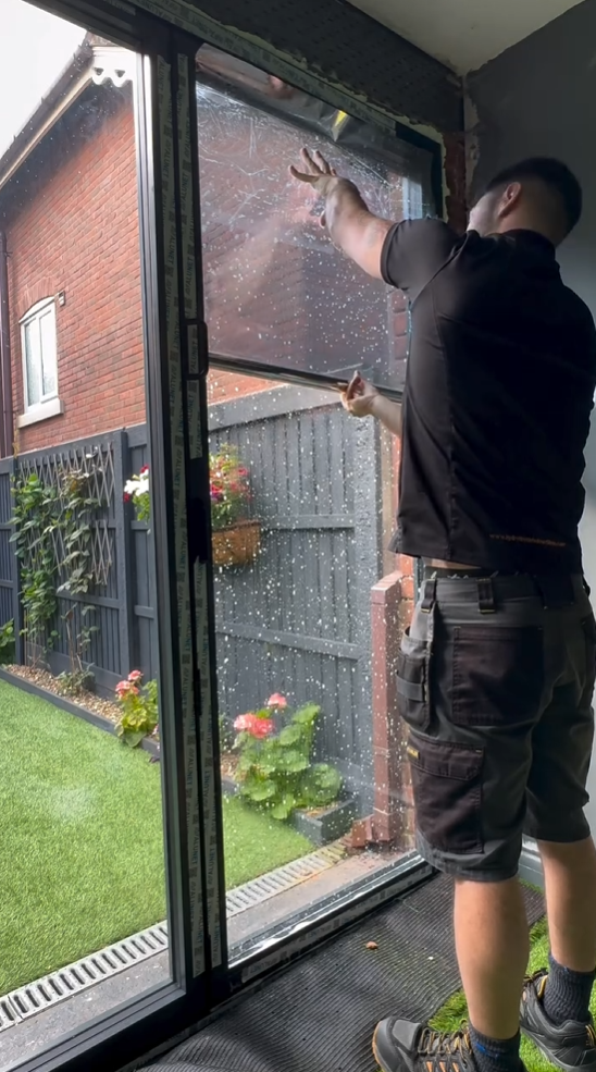 Window Film – Heat & Sunlight Insulation (120 x 100 cm)
