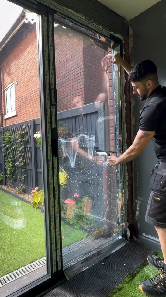 Window Film – Heat & Sunlight Insulation (120 x 100 cm)
